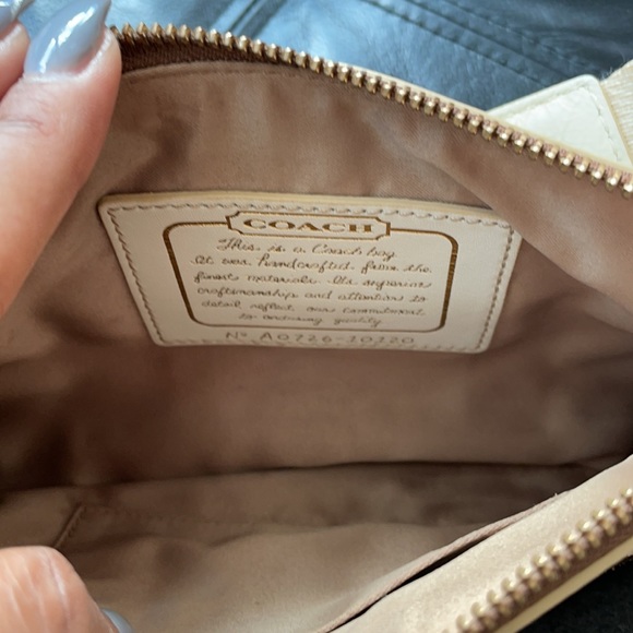 Authentic Coach Monogram Shoulder Bag - Picture 4 of 6